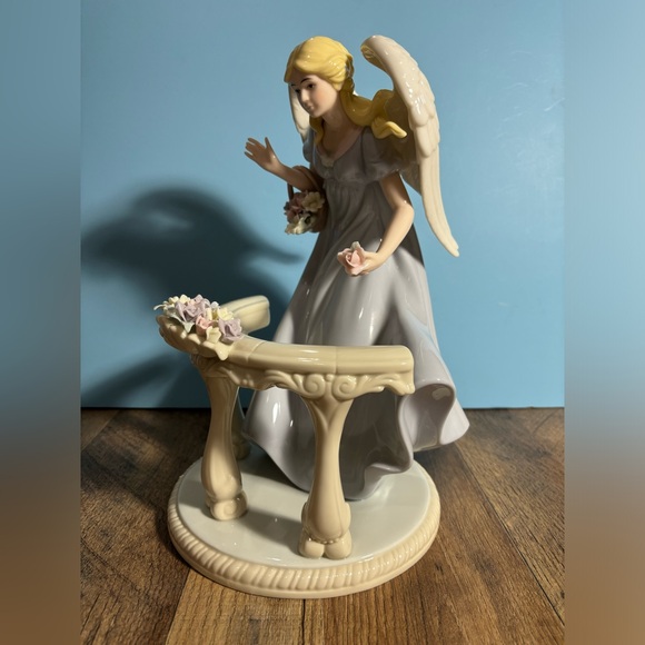 Porcelain Angel 2005 Hand Painted Balustrade Flowers Members Mark New Open Box - Picture 4 of 7